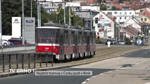 Nejdelší tramvaj v Česku jezdí v Brně