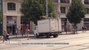 Speciální vůz monitoruje ovzduší na náměstí Svobody