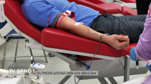Do FNUSA přichází stále více dárců krve