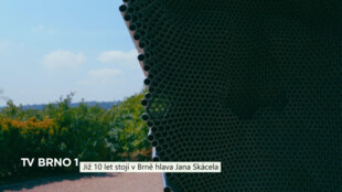 Již 10 let stojí v Brně hlava Jana Skácela